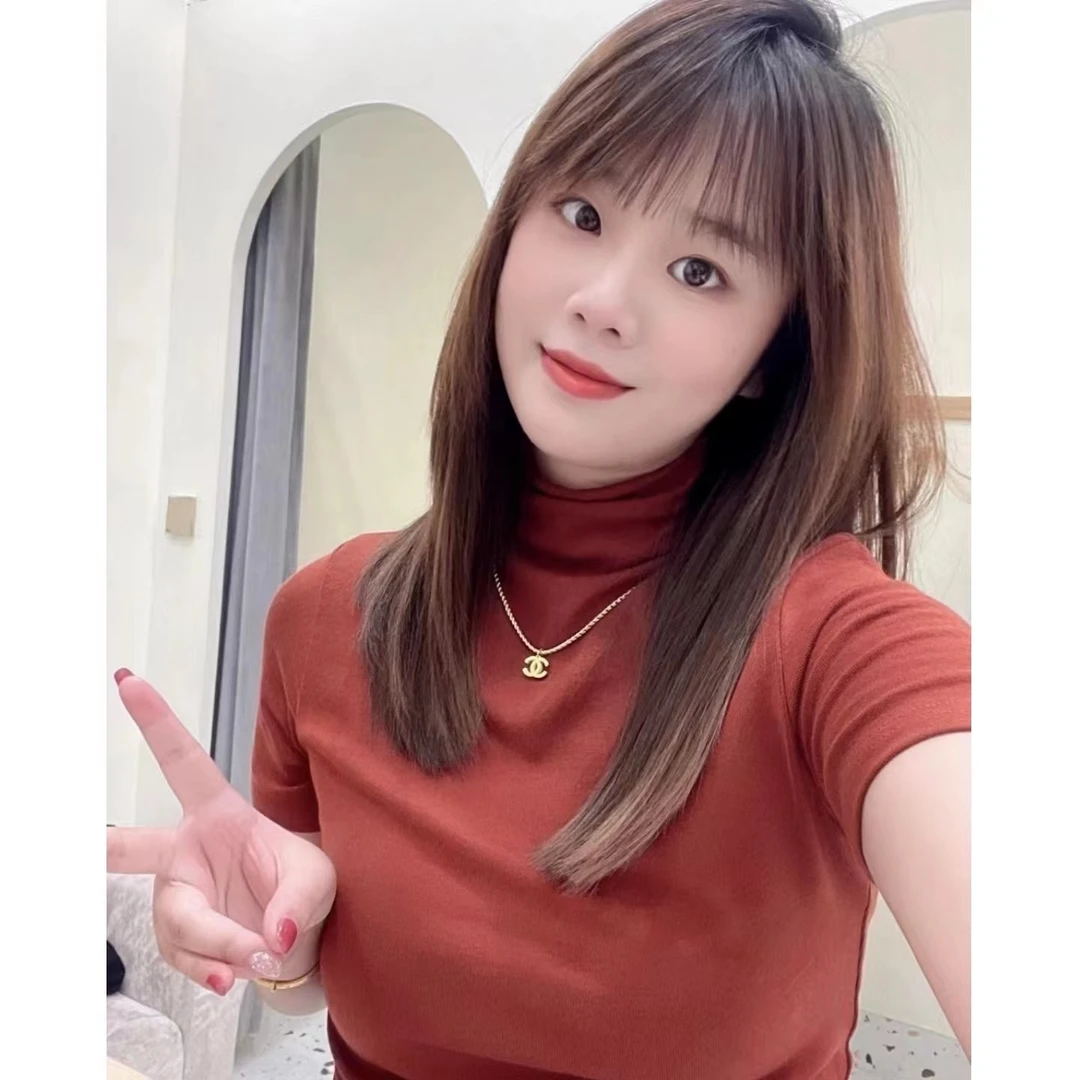 虎小姐秋款 半高领百搭气质上衣