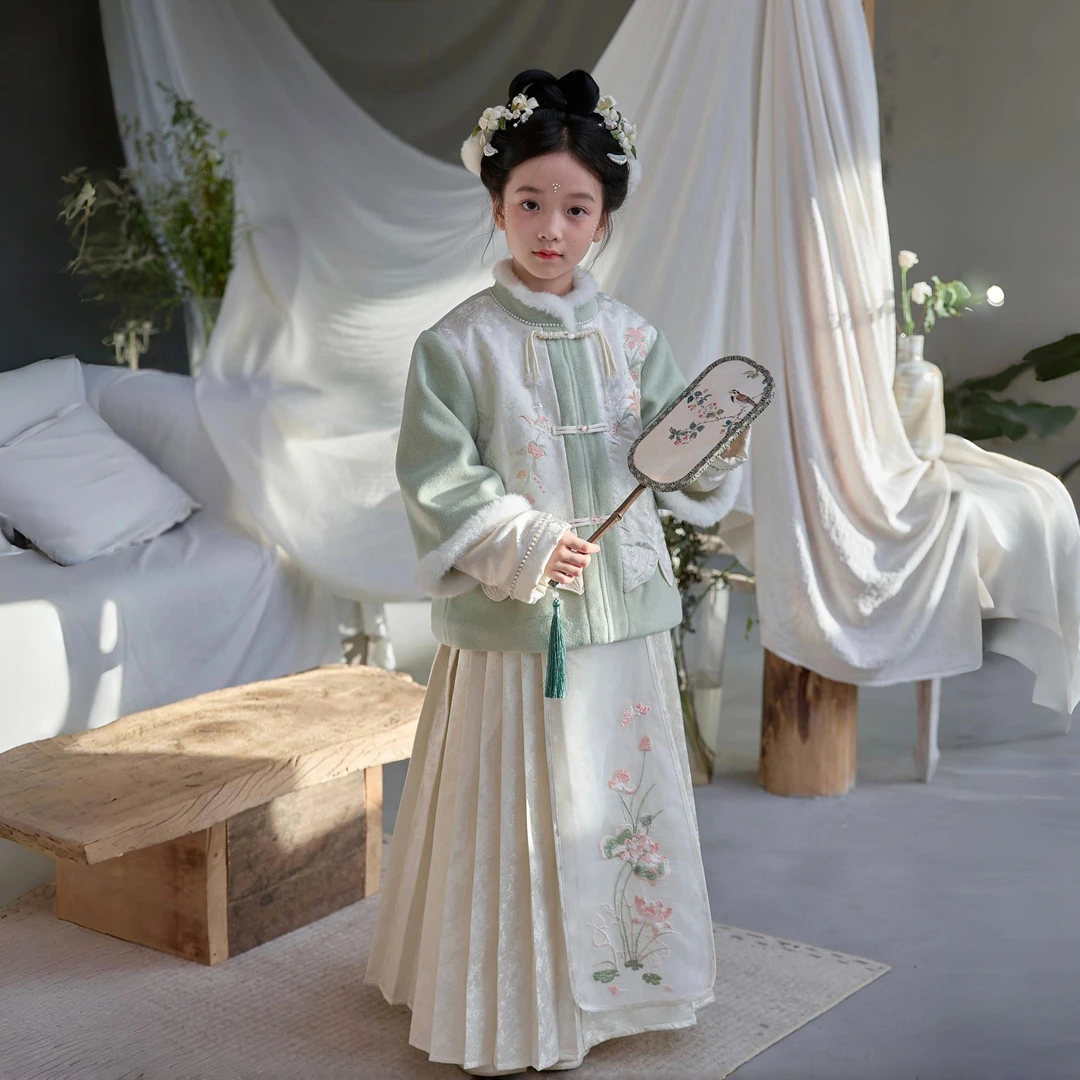 半汐月女童汉服拜年服秋冬2024新款中国风马面裙明制古风刺绣套装