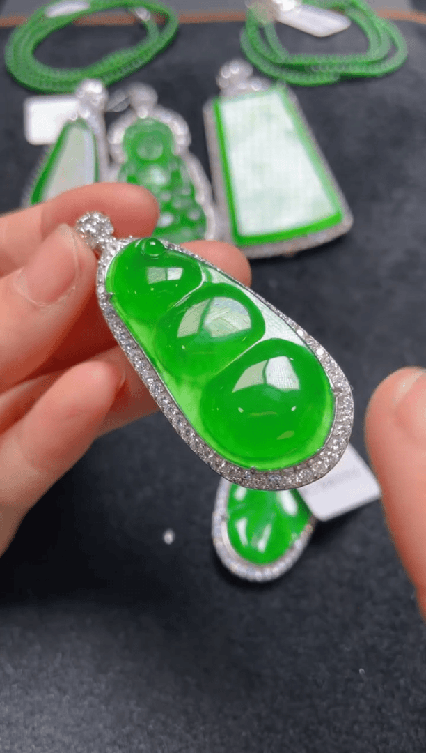 【闪购商品】翡翠吊坠银S925镶嵌福豆