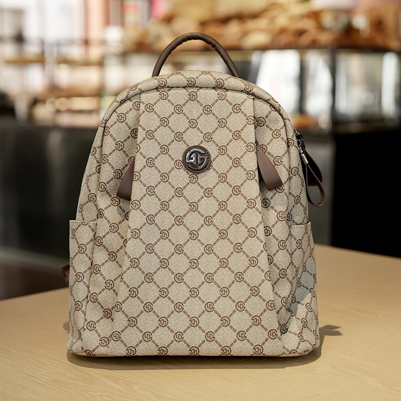 GELANDAI轻奢品牌双肩包轻便日常出行百搭通勤背包大容量旅行包包