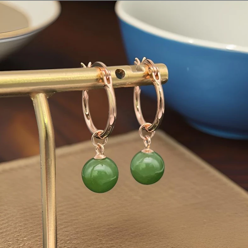 米拉奇 和田碧玉耳扣8mm圆珠银镶俄料女士耳饰 S384