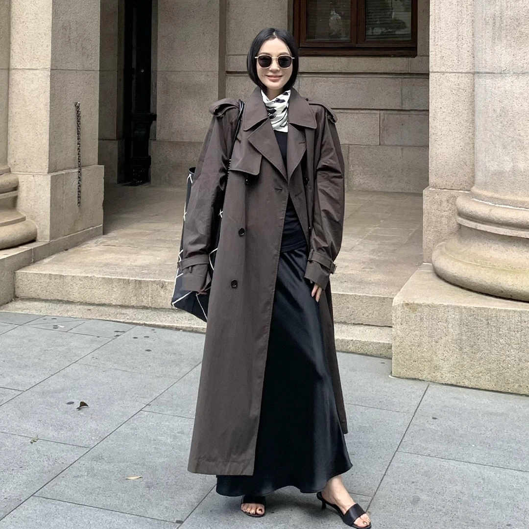 2024秋冬新款收腰H廓形B家经典大翻领风衣后背挡风片长款外套女