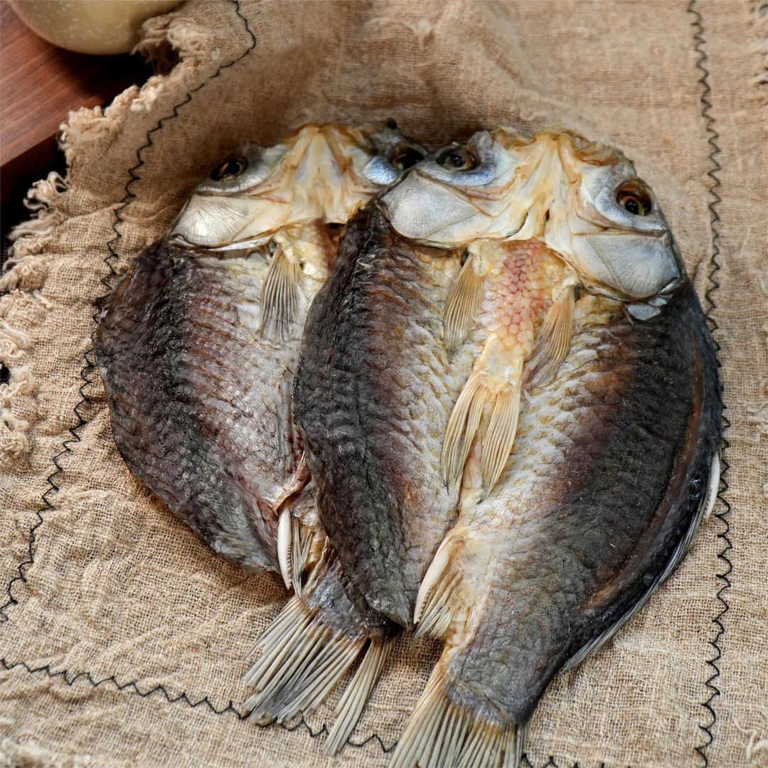 洪湖干鲫鱼咸香整条手撕鱼优精选鲫鱼腌制晾晒风干每包350g2包4包