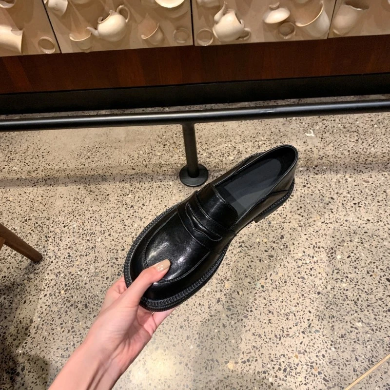 【sheii苏茵茵】日落曼哈顿~百搭黑色圆头踩跟乐福鞋212T1516