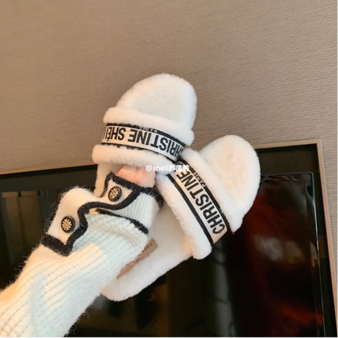 【小侨专享】奶油云朵~字母刺绣一字平底羊皮毛毛拖鞋女外穿