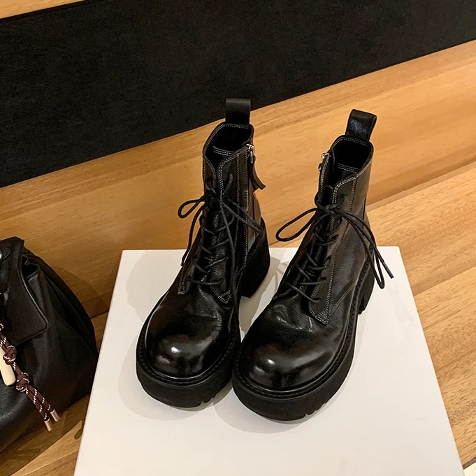 苏茵茵英伦风马丁靴女秋冬季新款中筒靴潮流系带粗跟短靴E4324301