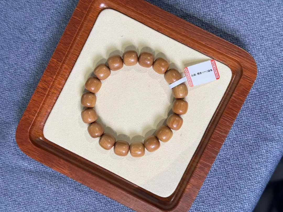 XST24 檀香11*12文玩手串