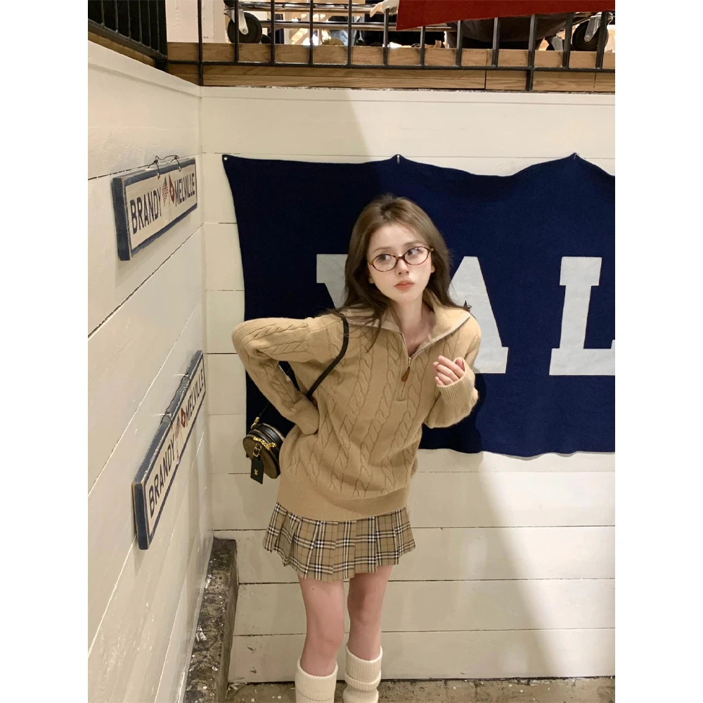 甜辣妹翻领麻花套头针织衫女秋冬2024新款软糯学院风拉链毛衣上衣