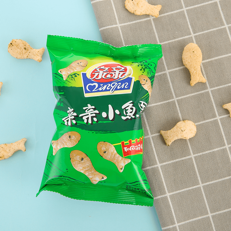 亲亲小鱼果18G*20包和风海苔味怀旧休闲膨化零食大礼包包邮