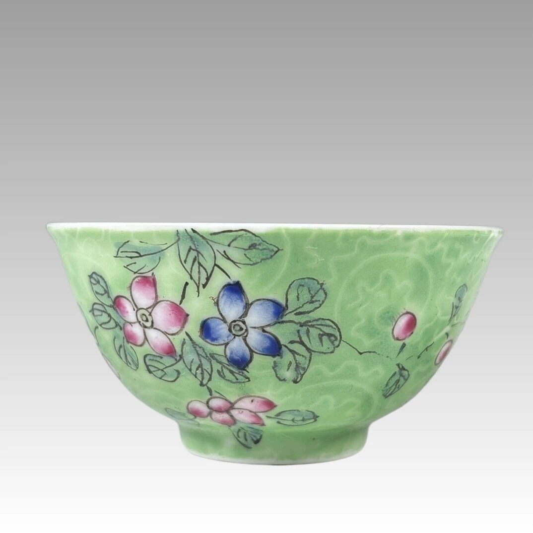 清 绿地轧道粉彩花卉纹杯1218 一对