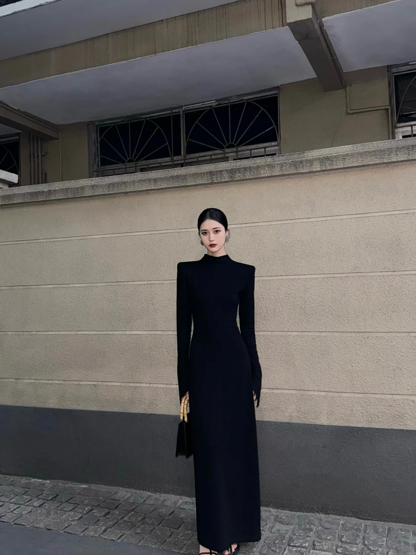 HEYI【夜幕之下】极简设计秋冬黑色直角肩高级感气质显瘦长袖连衣裙