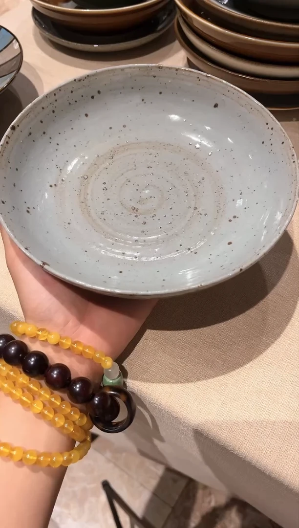 【闪购商品】瓷片8寸   灰麻点锅盘福利款