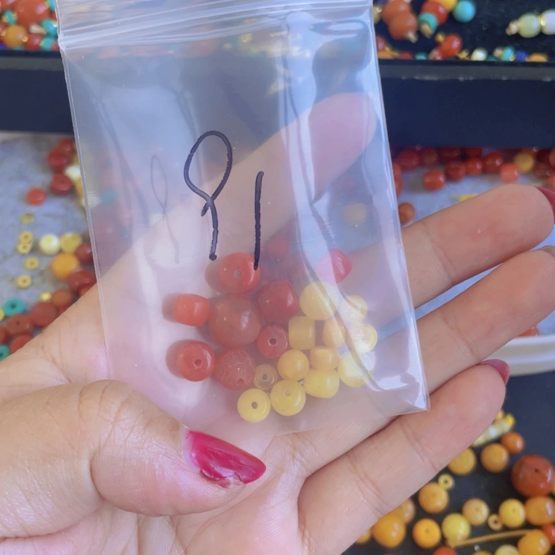 琥珀裸石未镶嵌配饰