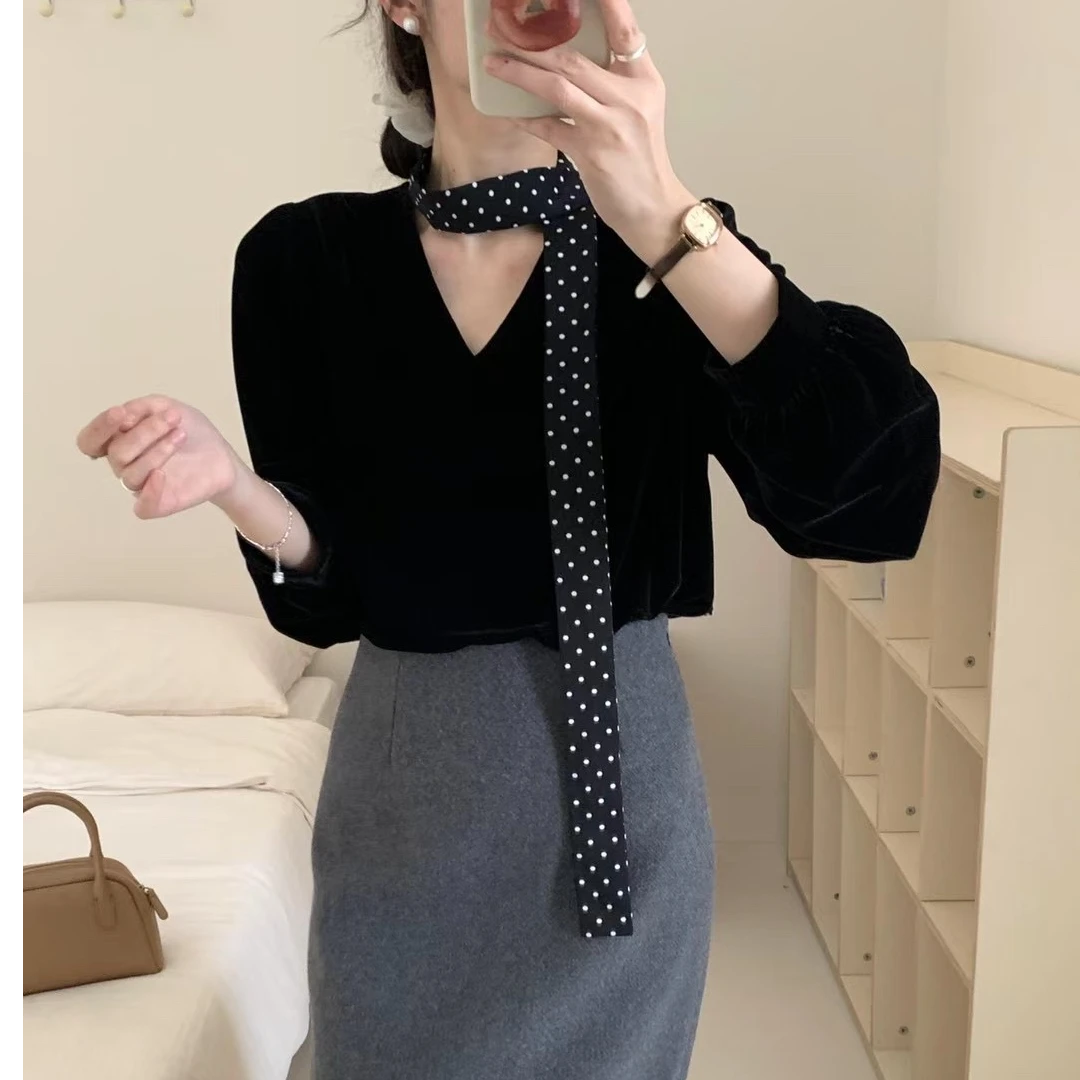 丝绒蝴蝶结飘带V领黑色上衣春秋韩系高级感轻奢长袖衬衫