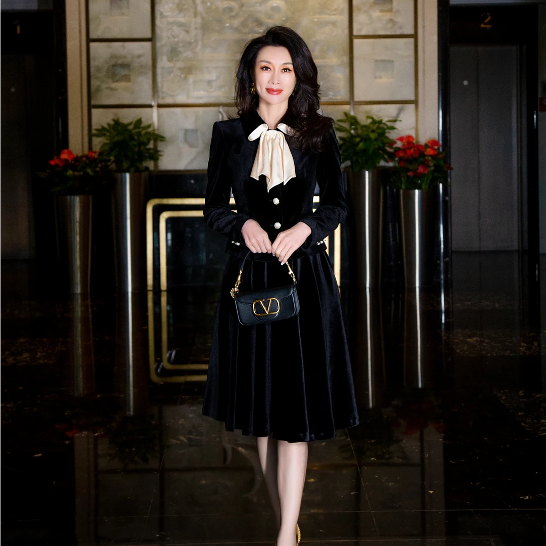 EDFNOT/杨红霞汝意GS黑色蝴蝶结系带丝绒套装