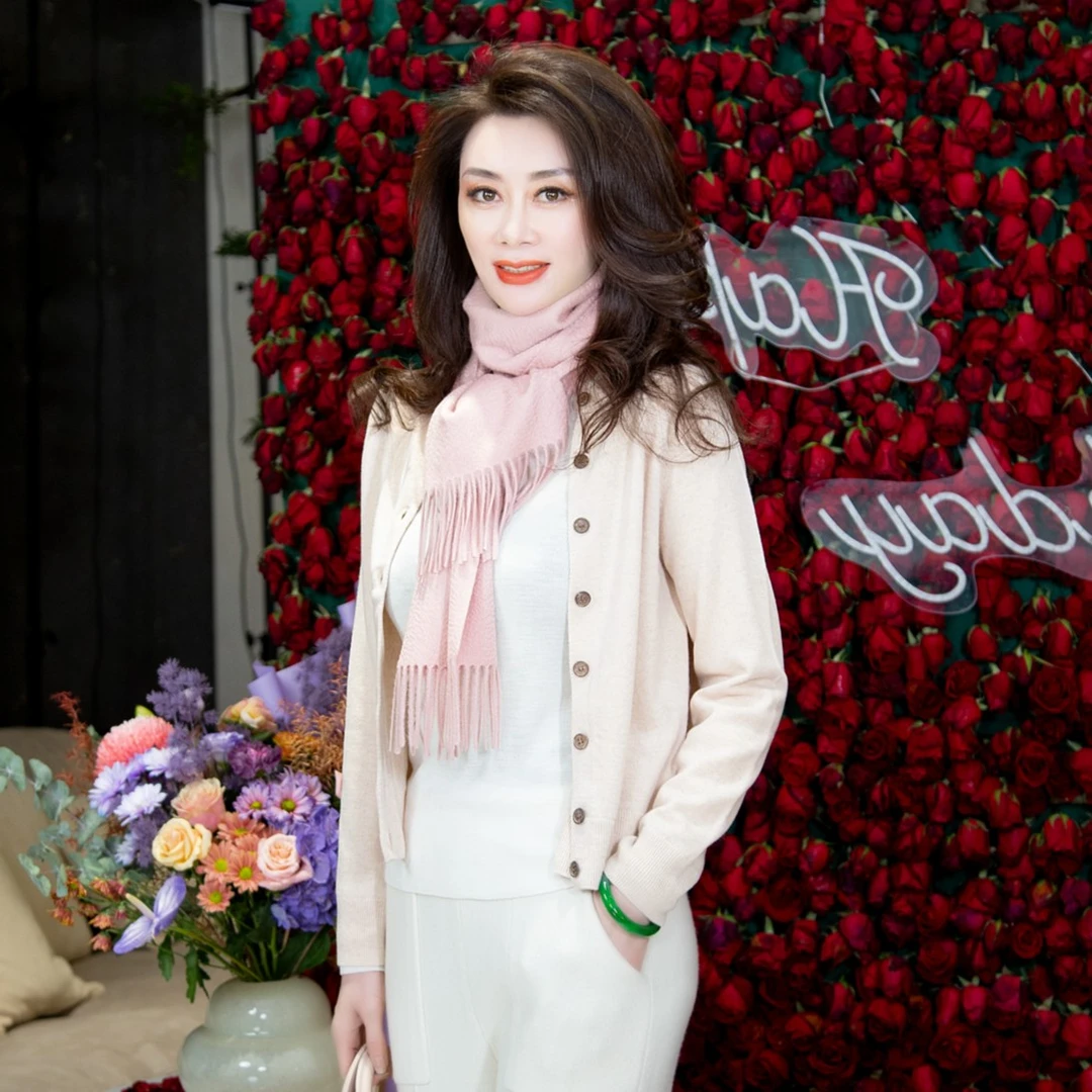 EDFNOT/杨红霞汝意MG粉杏米极简圆领开衫时尚【高端服装定制专家】