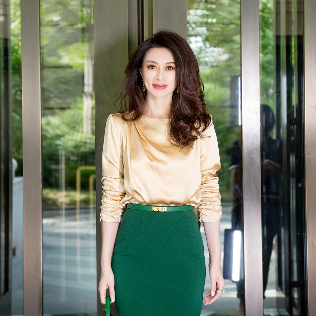 EDFNOT/杨红霞汝意MS宽肩袖口抽褶真丝上衣