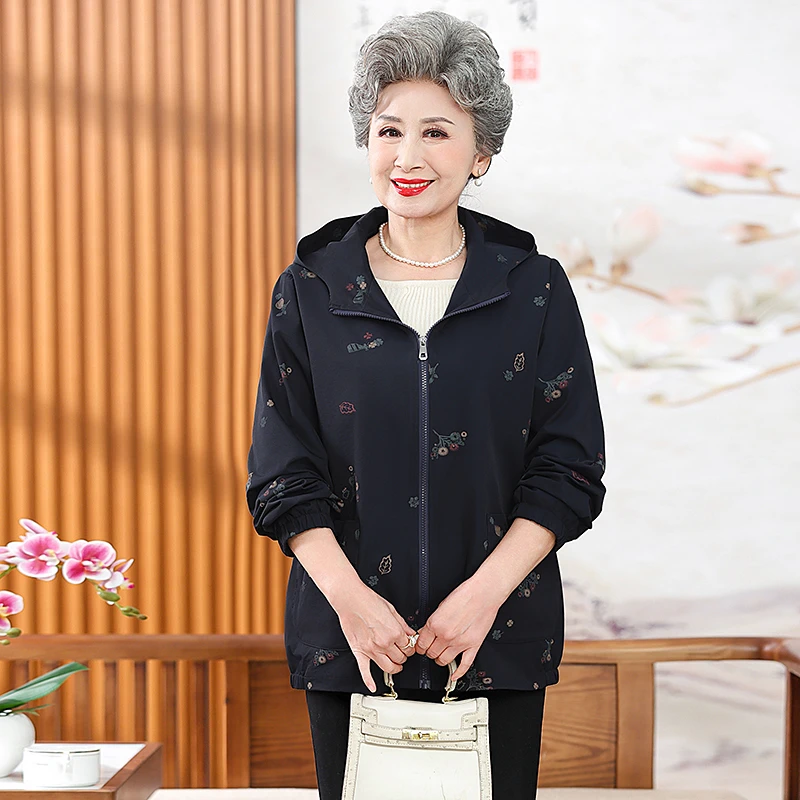 中老年人奶奶秋装连帽风衣女老人妈妈装外套长袖高档老太太上衣