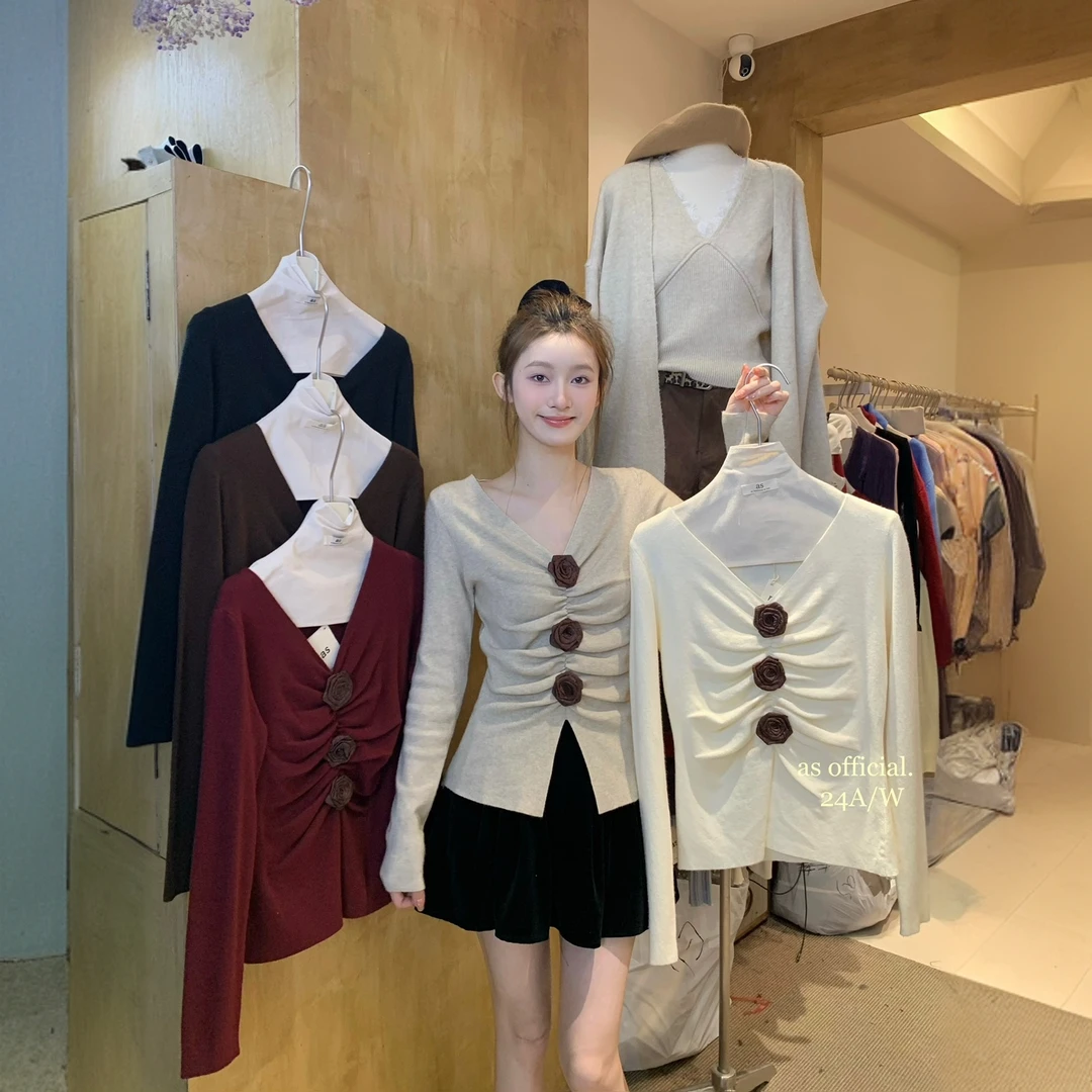 2024秋冬新款枯木玫瑰甜美减龄百搭长袖上衣下摆开叉显瘦针织衫女