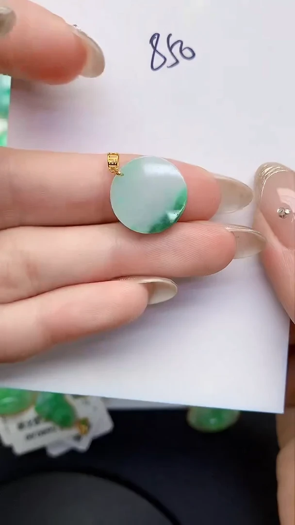 【闪购商品】翡翠颈饰18K金镶嵌0000000000