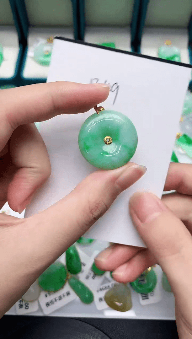 【闪购商品】翡翠颈饰18K金镶嵌00000000