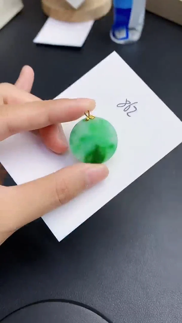 【闪购商品】翡翠颈饰18K金镶嵌0000000000
