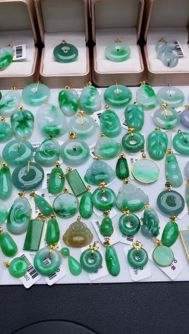 【闪购商品】翡翠颈饰18K金镶嵌000000000