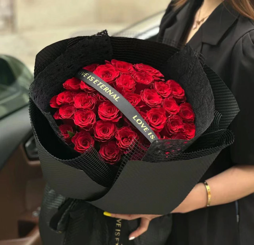 红玫瑰33朵送女友北京同城速递A级红玫瑰