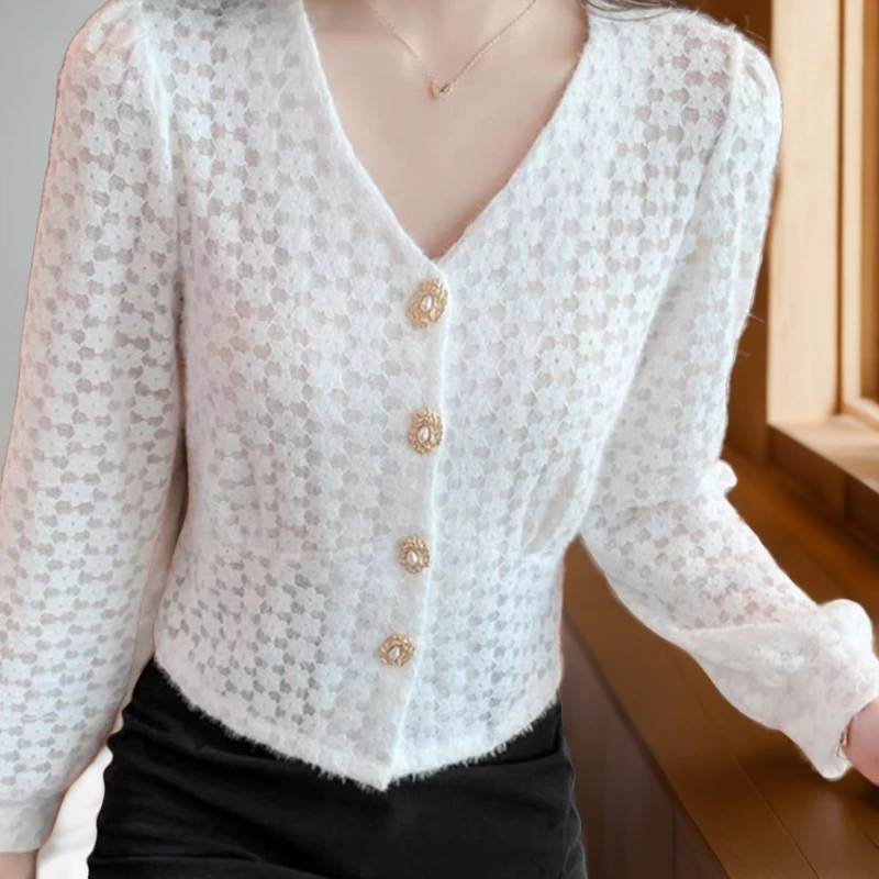 春秋长袖上衣新中式洋气显瘦法式镂空短款v领气质小香风开衫女