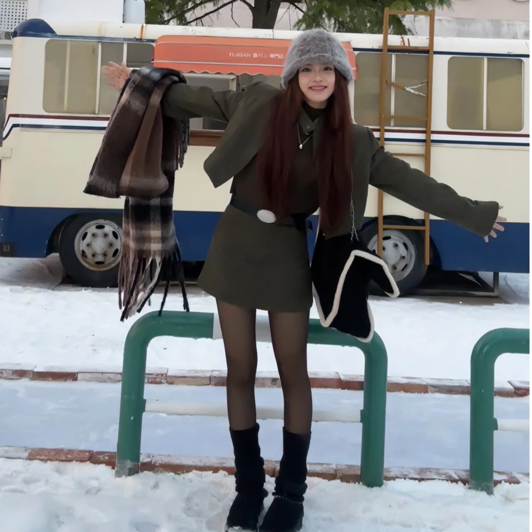 （青）时尚女装网红百搭复古学院风套装2310XHTZ0010