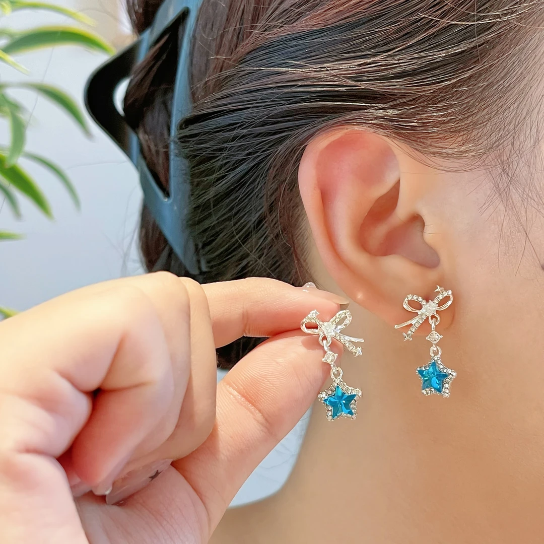 铜合金耳饰 高级感满钻蓝色星星耳钉女甜酷小清新耳饰韩系配饰品