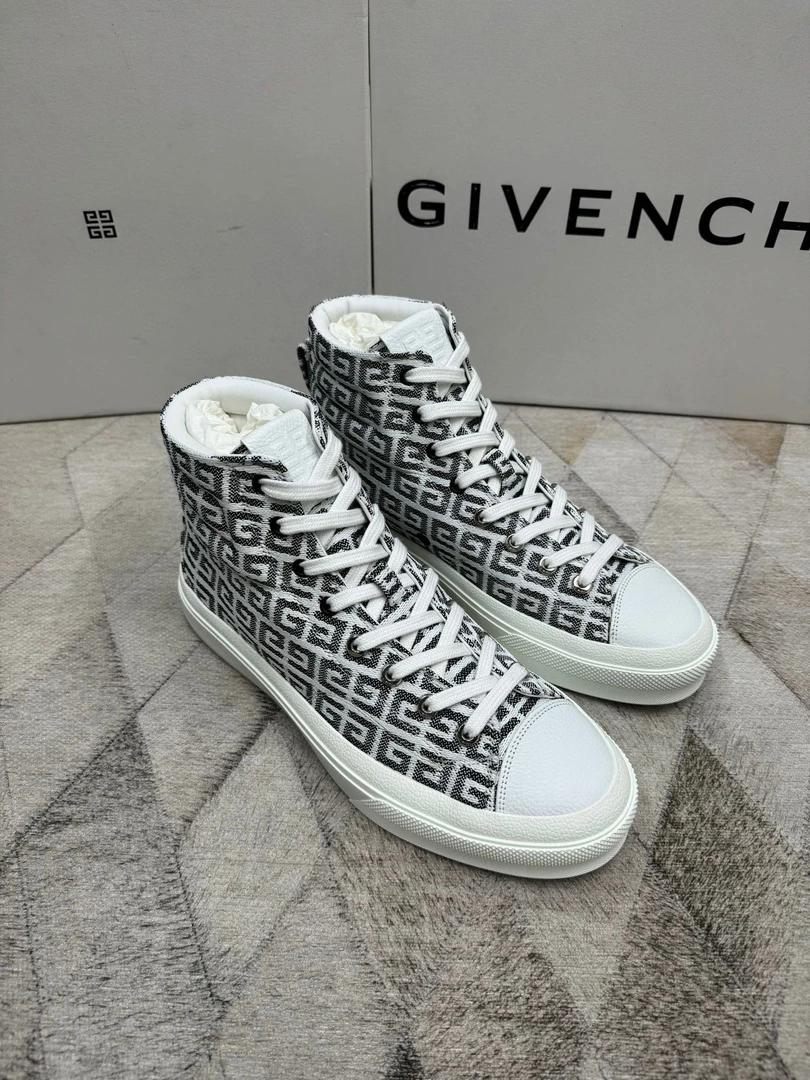 全新未使用 Givenchy/纪梵希 129933 纪梵希老花拼皮高帮休闲鞋