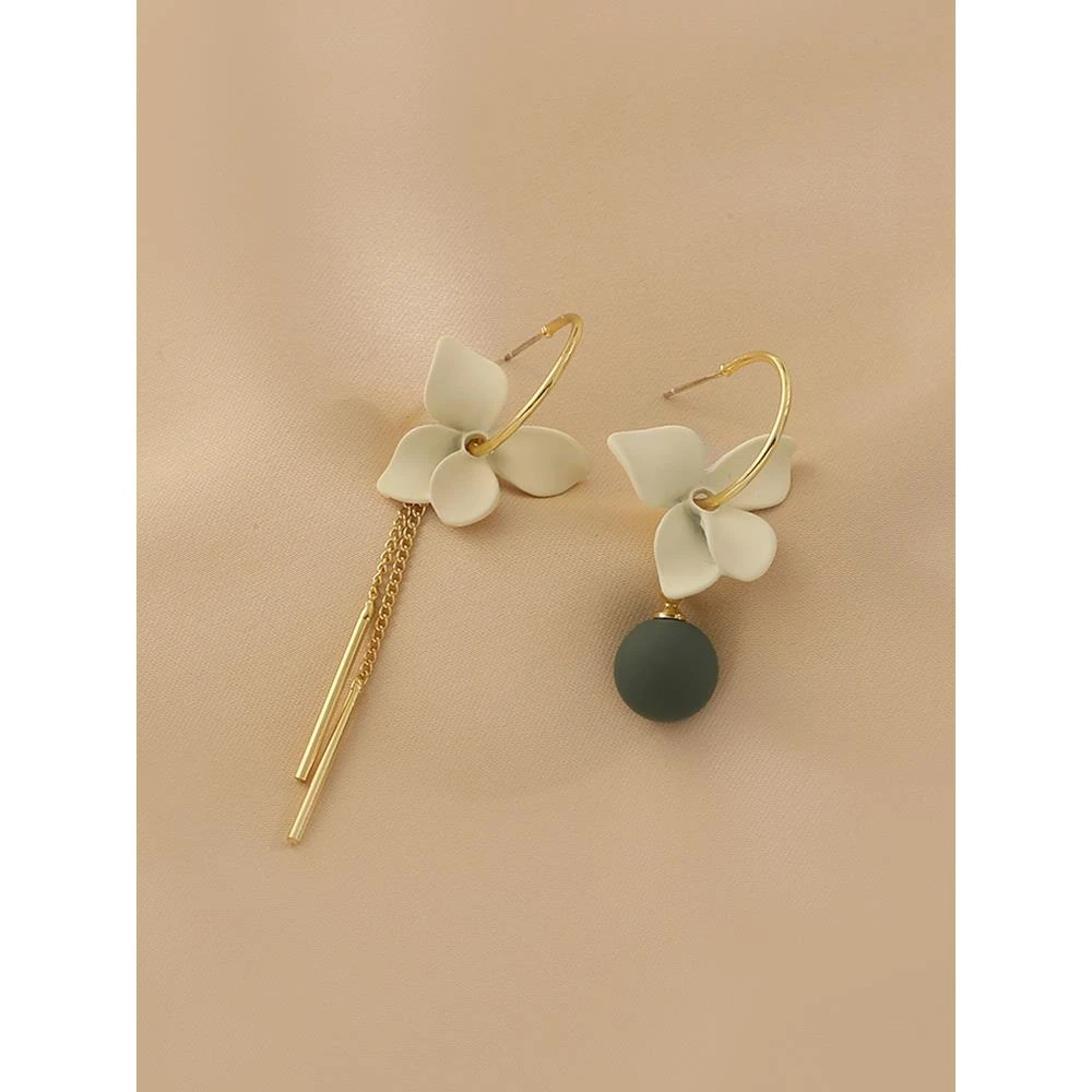 铜合金耳饰 花迹花朵耳环女2024年新款潮不对称流苏耳饰法式复古