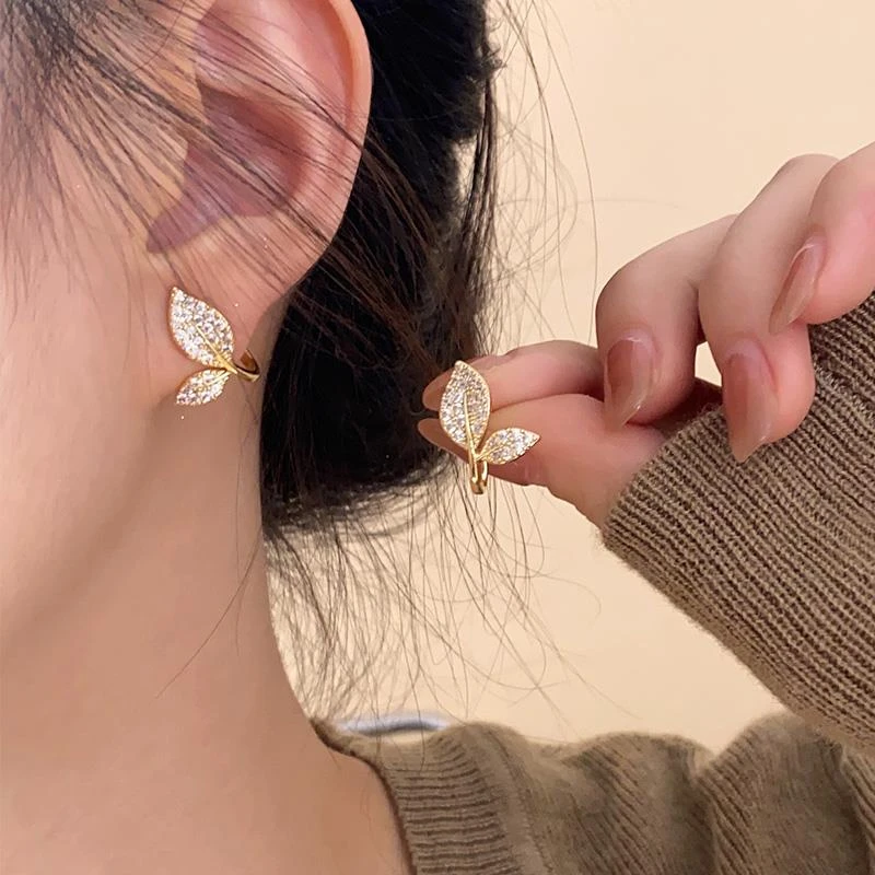 铜合金合成锆石耳饰 花迹金色叶子耳钉女小众设计感高级2024新款