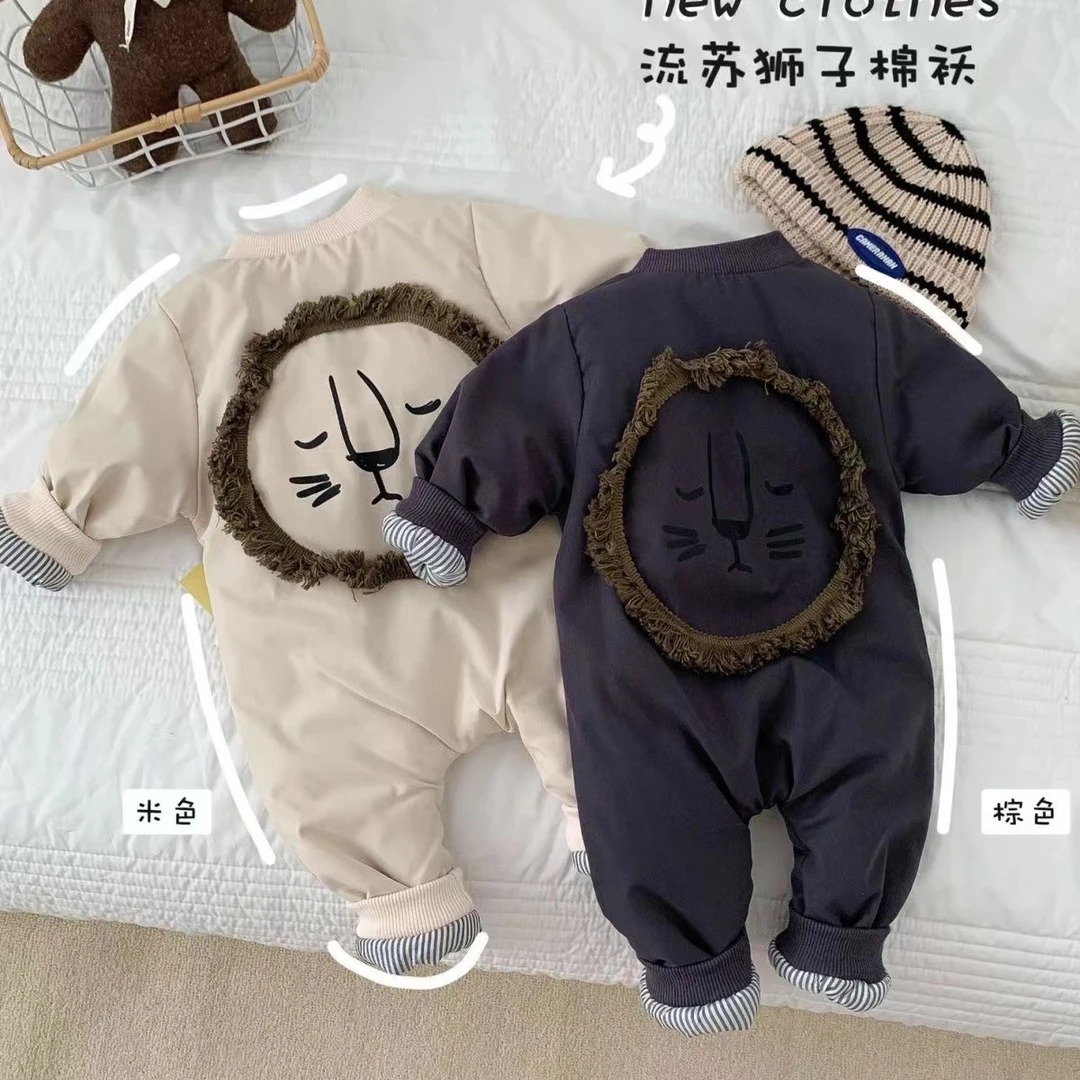 【咪】新款宝宝秋冬款简约舒适加棉斜拉链后背流苏狮子棒球连体衣