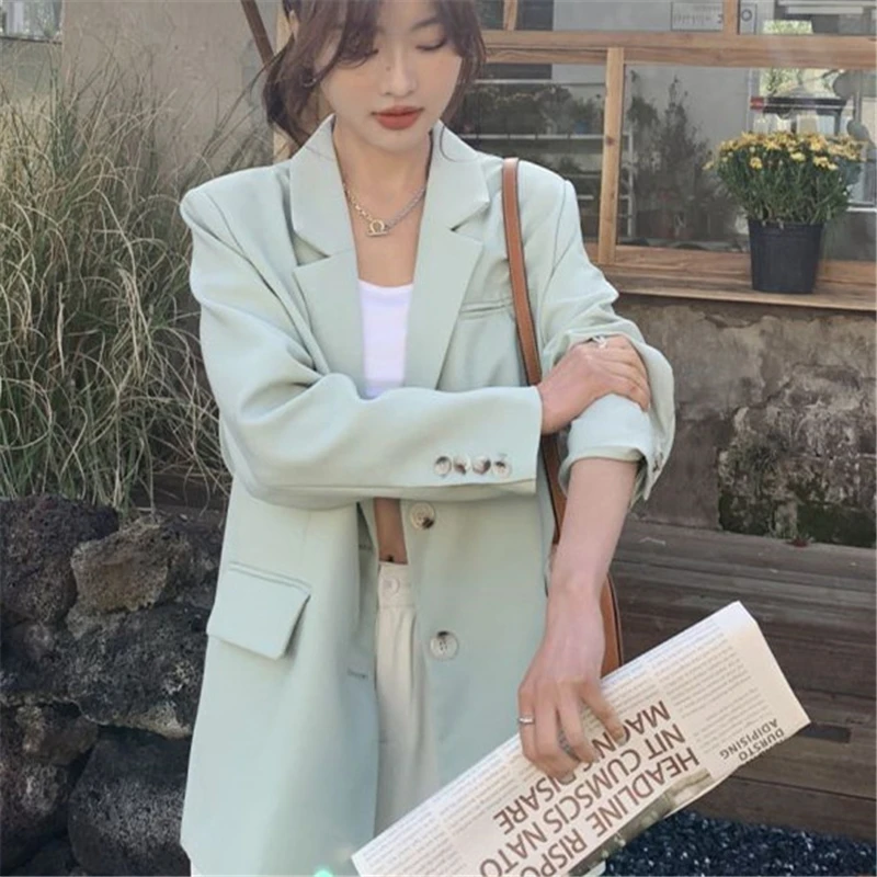 浅绿西装春秋气质休闲宽松设计感网红时尚韩版小西装白色大码