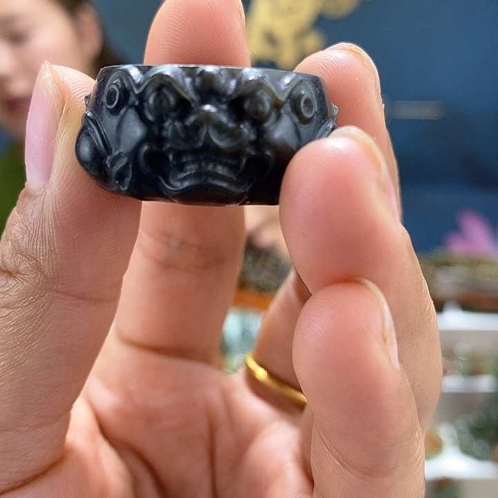 透闪石质玉戒指未镶嵌概**计