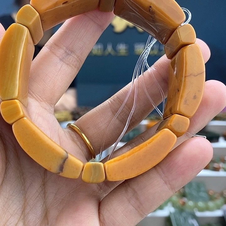 和田玉有瑕手牌未镶嵌