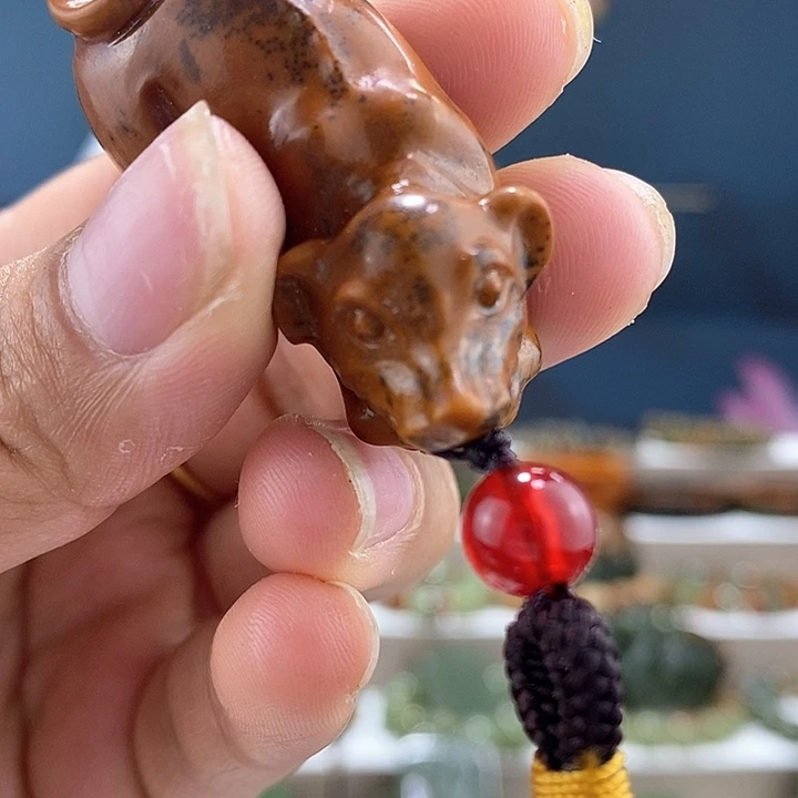 透闪石质玉把件未镶嵌