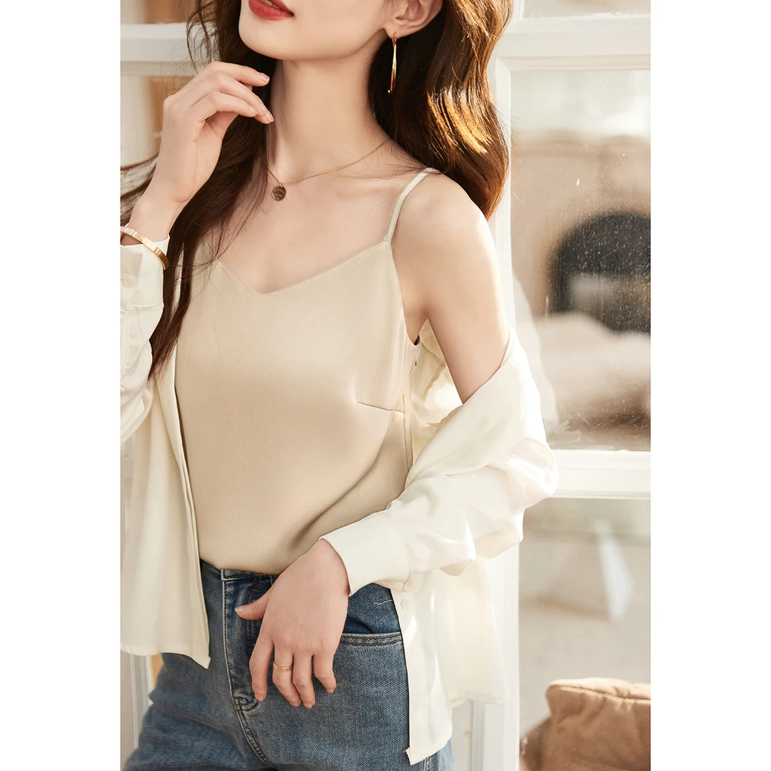 沫晗依美仿醋酸缎面吊带背心2025夏款轻薄舒适设计感吊带背心A002