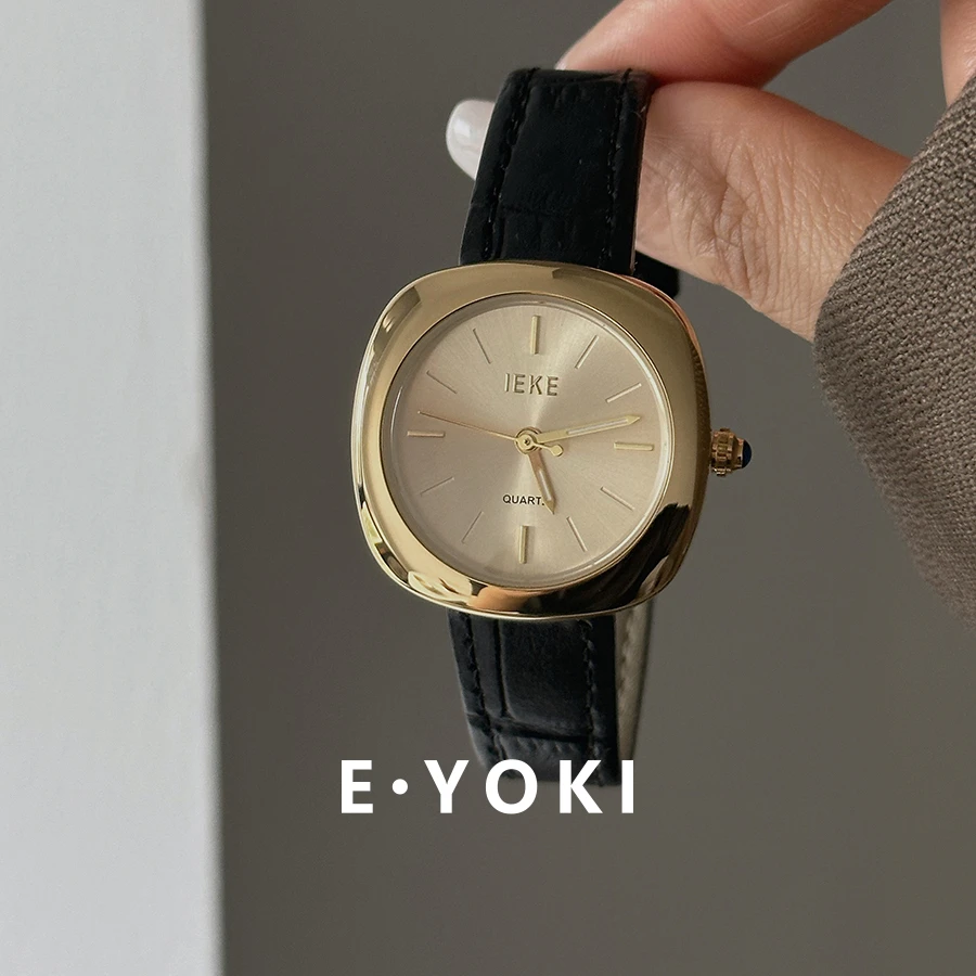 IEKE 高级感黑金方圆大表盘女士小众轻奢复古风皮带石英手表女108
