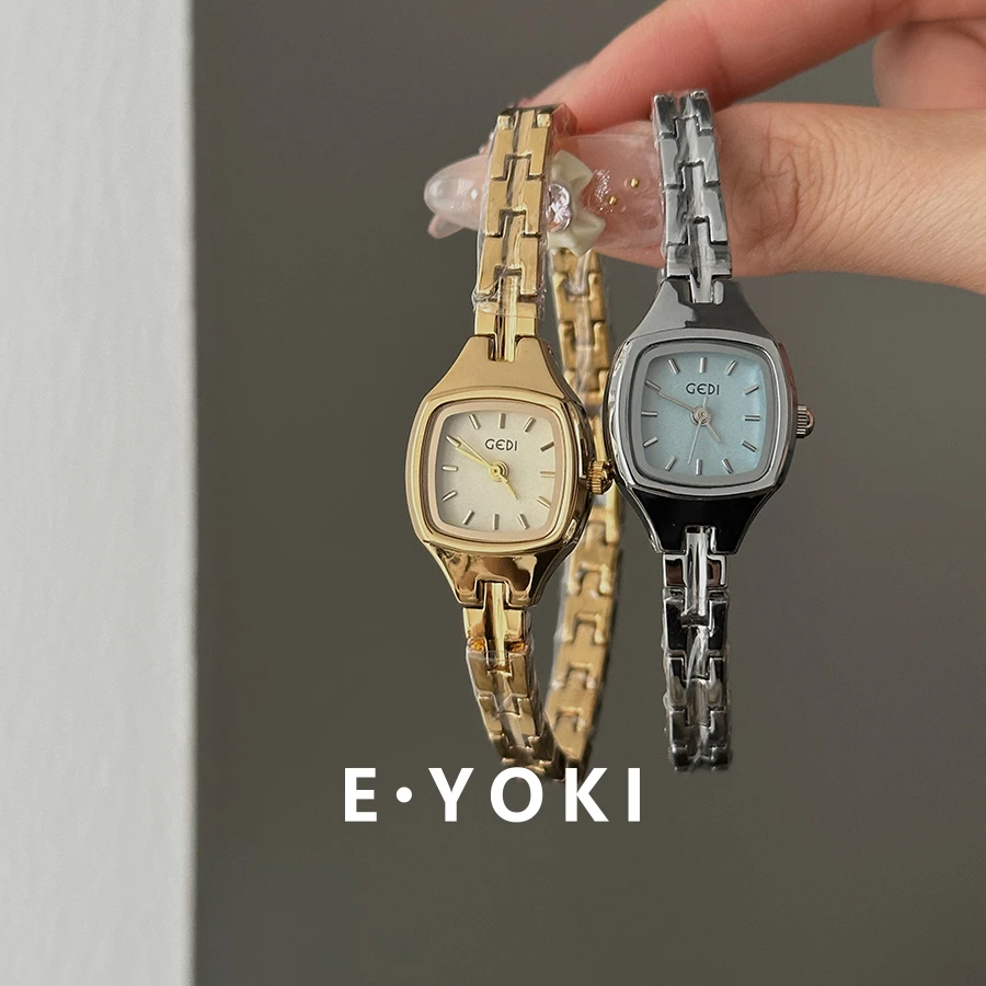 一柚七 金色小巧精致女士小众轻奢女款休闲百搭石英链条手表女321