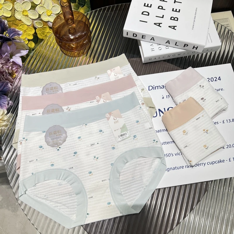 95-150斤3条装7A新疆棉女士内裤中腰碎花提花棉柔软三角底裤4919