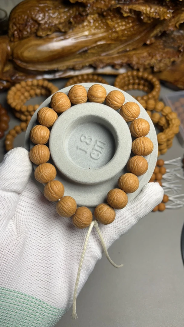 猴头核桃手持，精品小凤羽