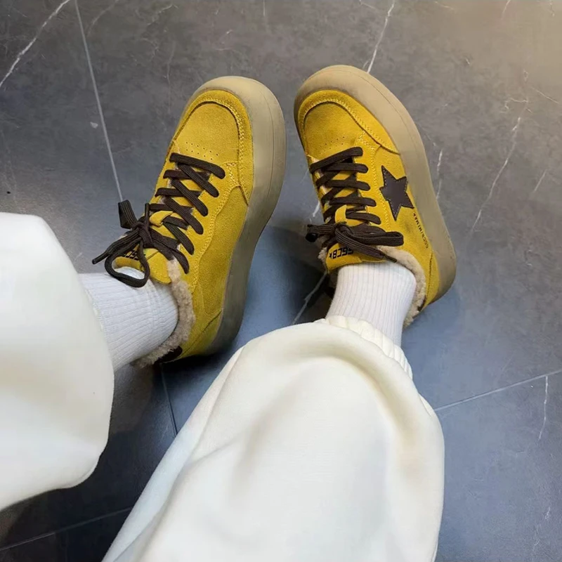 小众厚底星星板鞋女2024冬季新款韩版百搭做旧脏脏鞋休闲运动鞋潮