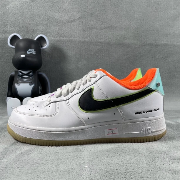 二手41码 Nike Air Force 1 空军一号 板鞋 白 污渍裂纹 公价819