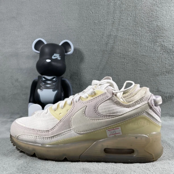 二手36.5码 Nike Air Max 跑鞋 白色 裂纹污渍 无盒公价559