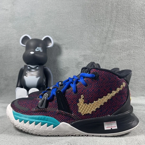 二手36码 Nike Kyrie 7 篮球鞋 黑色 磨毛剐蹭 无盒公价859