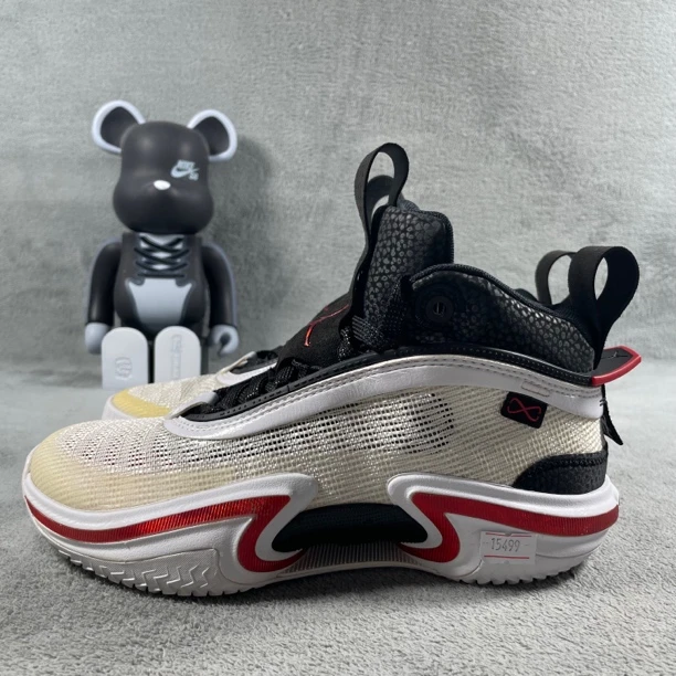 二手36码 Air Jordan 36 Zoo 篮球鞋 白色 氧化裂纹 无盒公价449