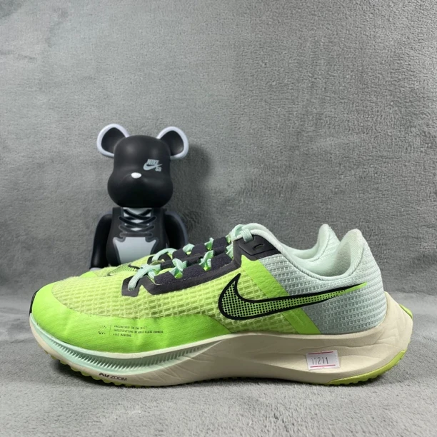 二手42.5码 Nike Air Zoom 跑鞋 绿 磕碰剐蹭污渍磨损 公价579